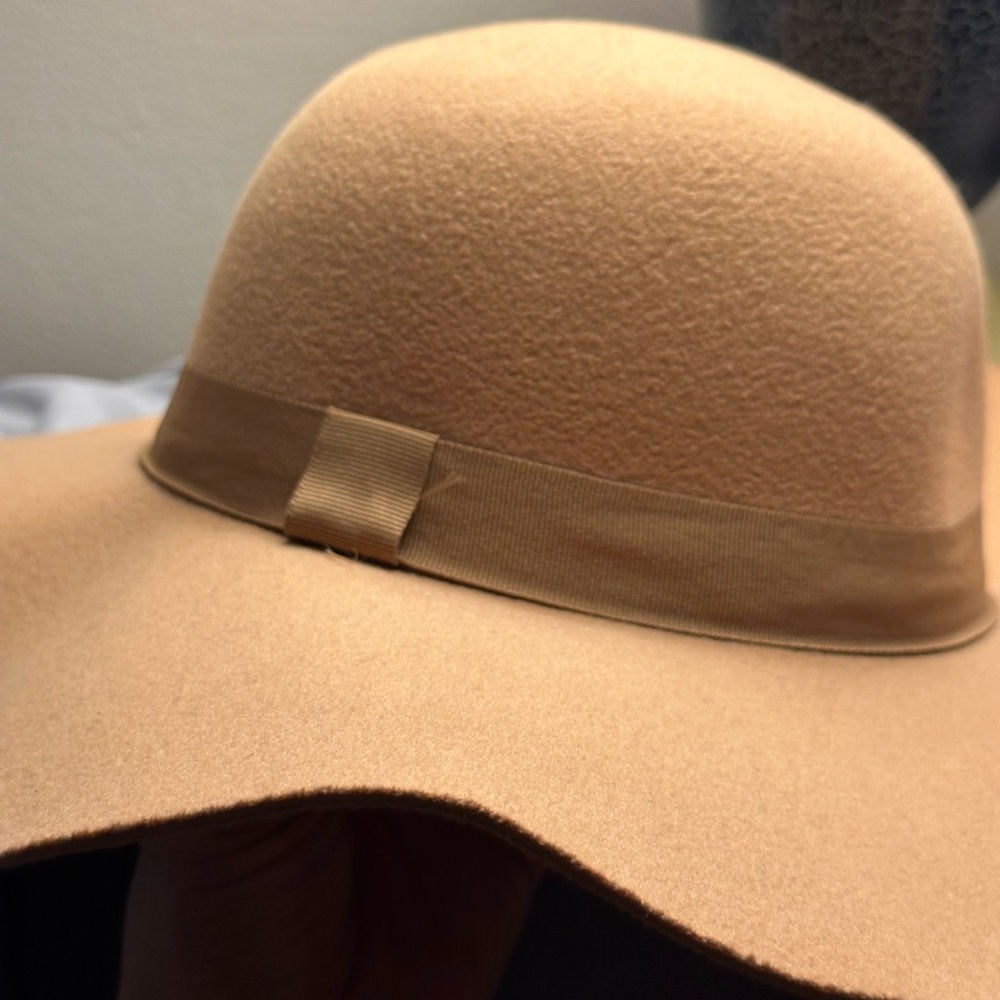 August Silk Tan Fedora Hat Timeless Accessory - Picture 2 of 9